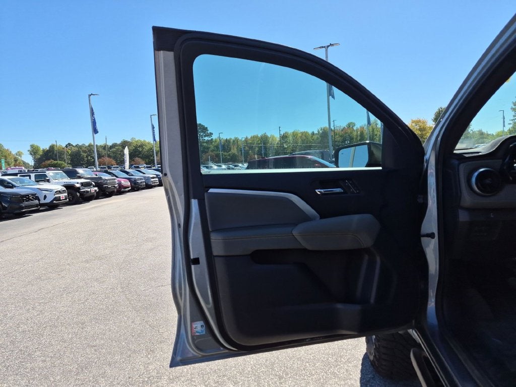 2025 Chevrolet Colorado ZR2