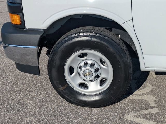 2026 Chevrolet Express Cargo 1WT