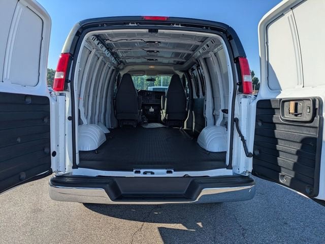 2026 Chevrolet Express Cargo 1WT