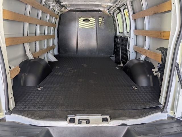 2024 Chevrolet Express Cargo 2500 WT