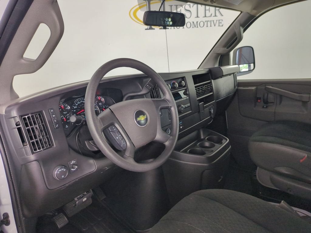 2025 Chevrolet Express Cargo WT