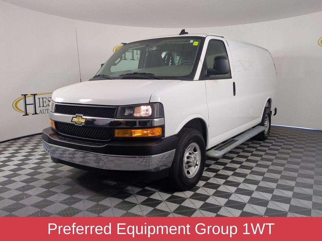 2025 Chevrolet Express Cargo WT