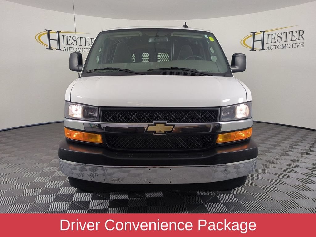 2025 Chevrolet Express Cargo WT
