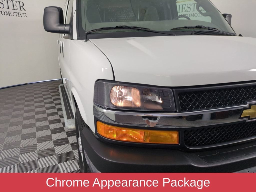 2025 Chevrolet Express Cargo WT
