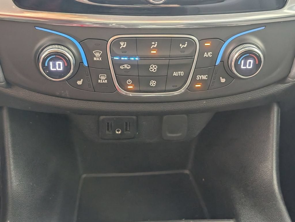 2020 Chevrolet Traverse LT Cloth