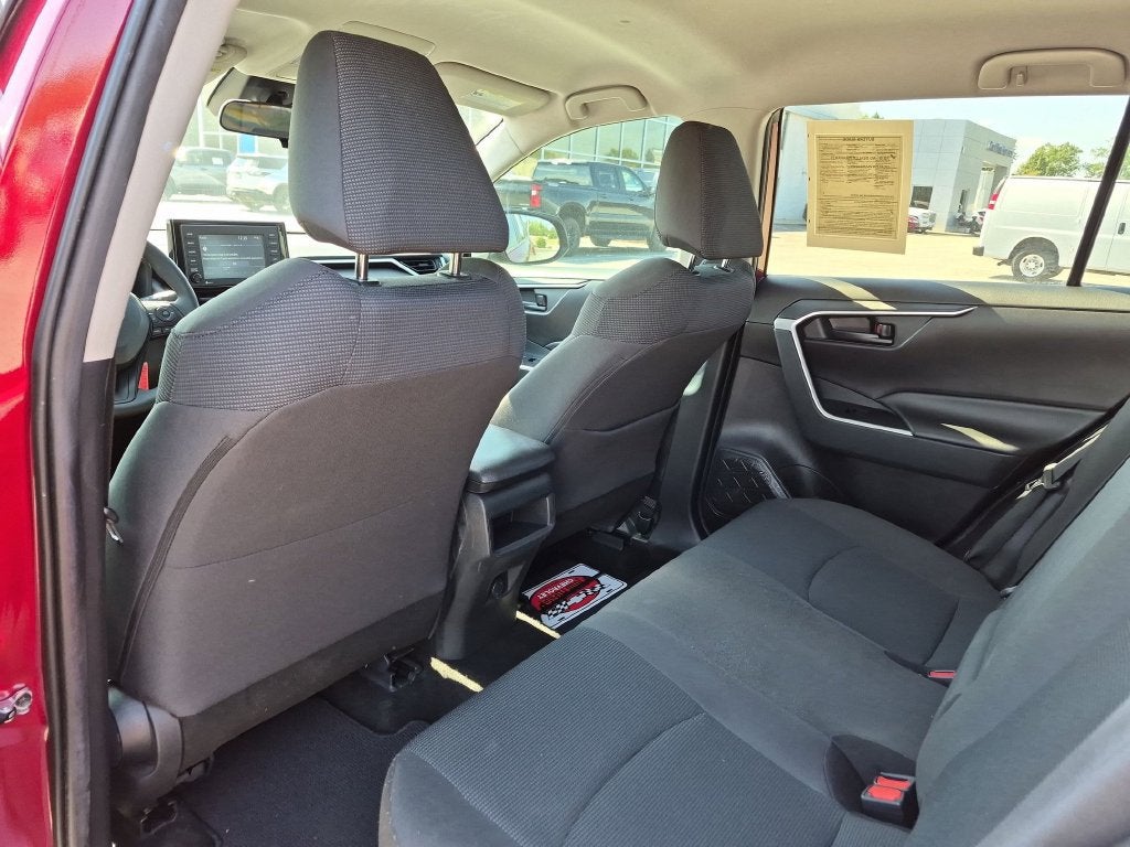 2020 Toyota RAV4 LE