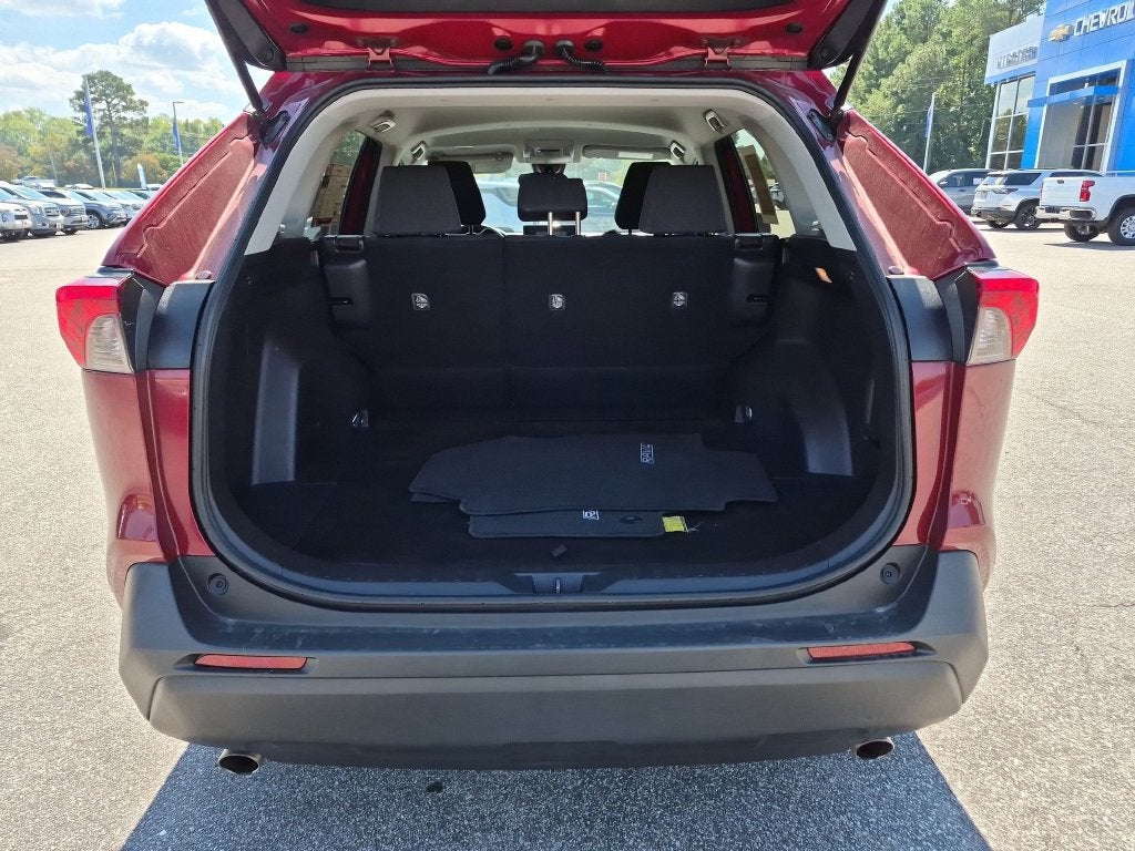 2020 Toyota RAV4 LE