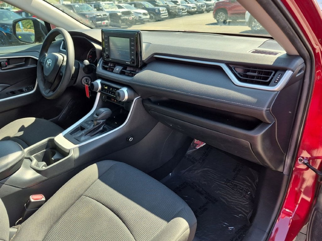 2020 Toyota RAV4 LE