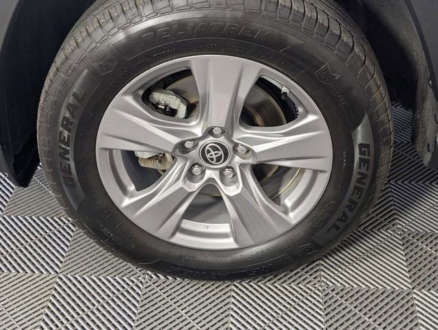 2022 Toyota RAV4 Hybrid LE