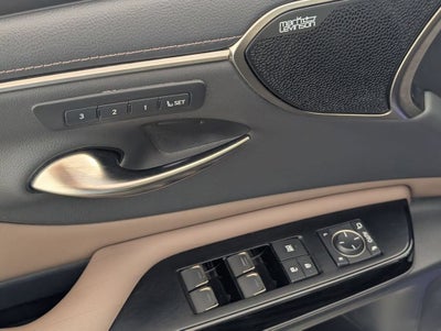 2022 Lexus ES 300h Ultra Luxury