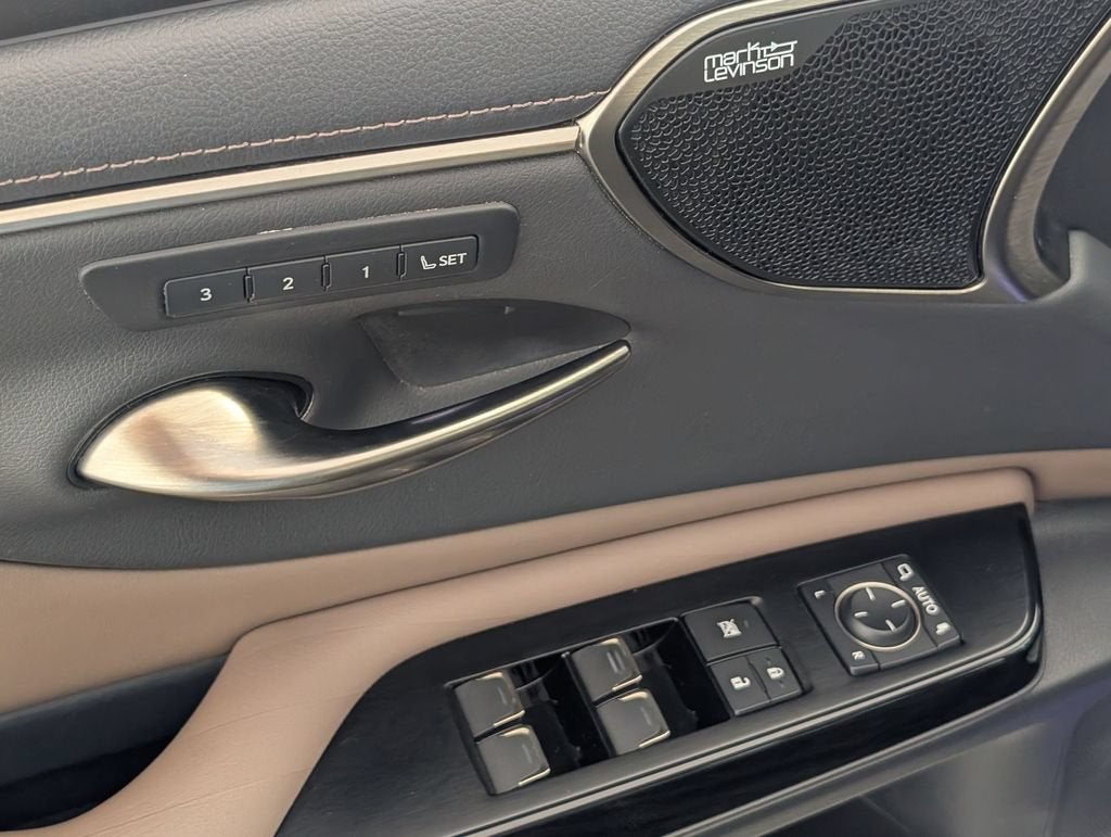 2022 Lexus ES 300h Ultra Luxury