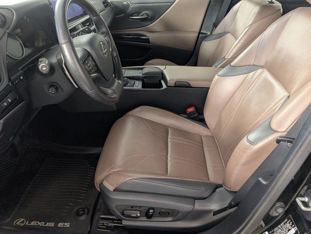 2022 Lexus ES 300h Ultra Luxury