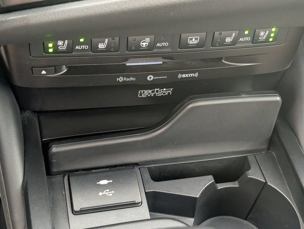 2022 Lexus ES 300h Ultra Luxury