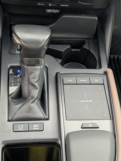 2022 Lexus ES 300h Ultra Luxury