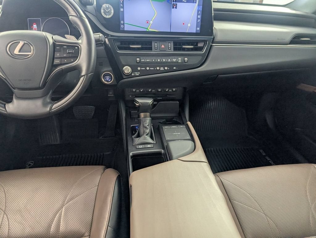 2022 Lexus ES 300h Ultra Luxury