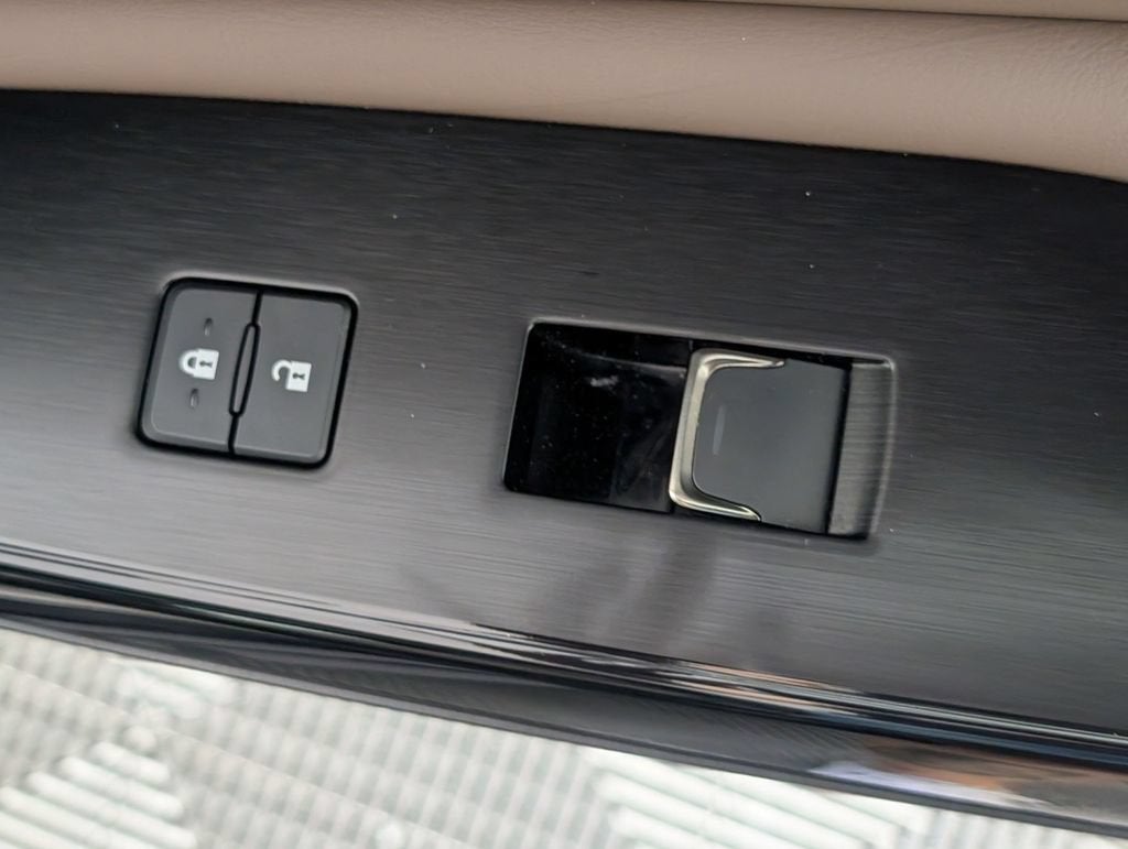 2022 Lexus ES 300h Ultra Luxury