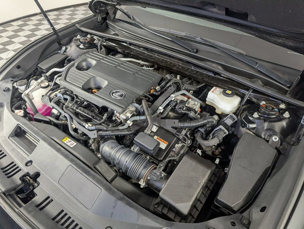 2022 Lexus ES 300h Ultra Luxury