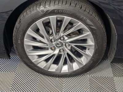 2022 Lexus ES 300h Ultra Luxury