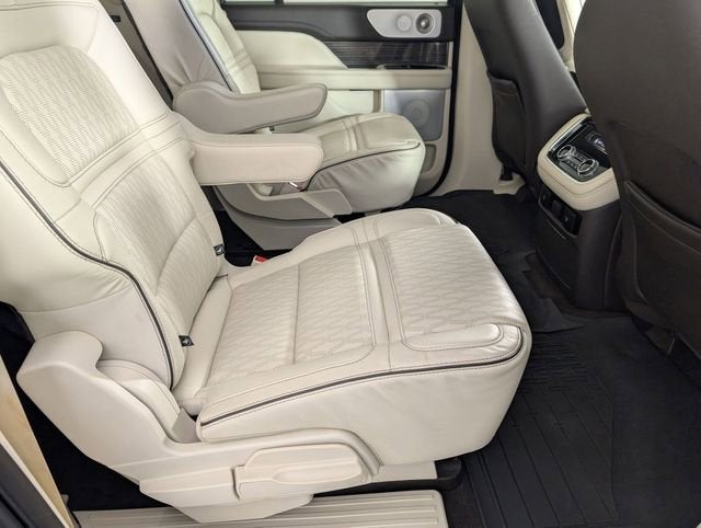 2021 Lincoln Navigator L Black Label