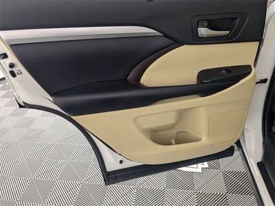 2019 Toyota Highlander SE