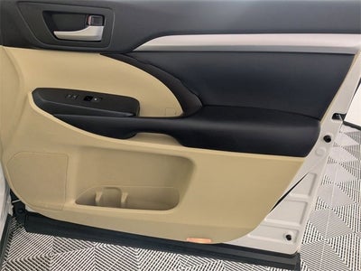 2019 Toyota Highlander SE
