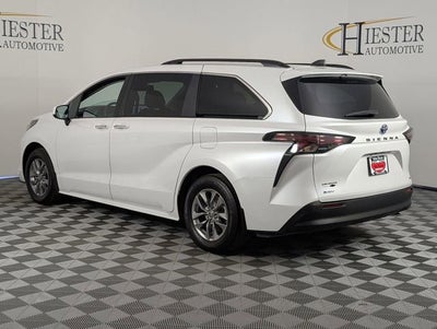 2025 Toyota Sienna XLE