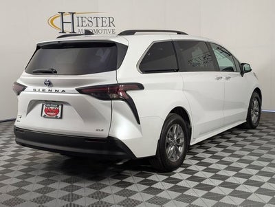 2025 Toyota Sienna XLE