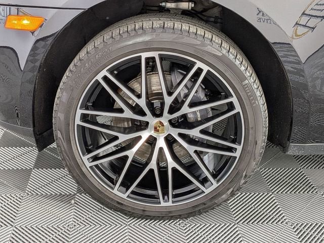 2023 Porsche Macan T