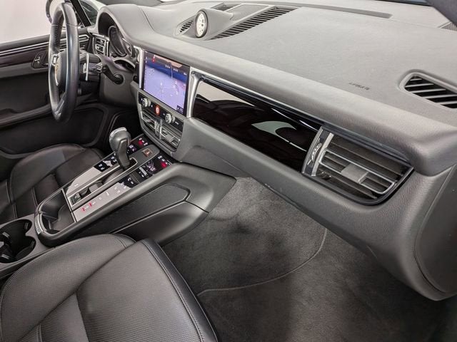 2023 Porsche Macan T