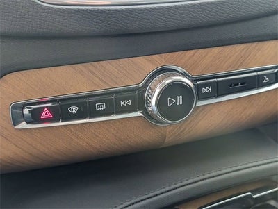 2023 Volvo XC90 Recharge Plug-In Hyb Plus Dark Theme