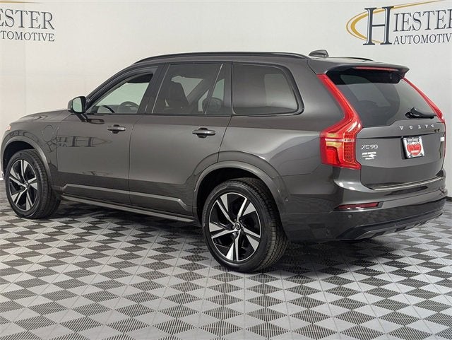 2023 Volvo XC90 Recharge Plug-In Hyb Plus Dark Theme